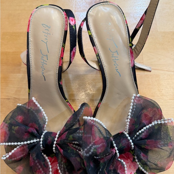 Betsey Johnson Luz Floral and Pearl Bow Ankle Strap Heels - Picture 8 of 9